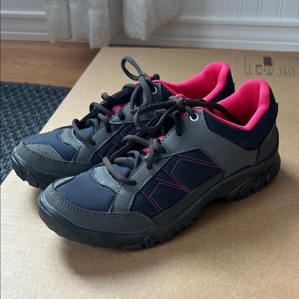 NWT Decathlon Quechua Women's off-road hiking shoes NH100